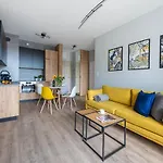 Airport Okecie Cybernetyki Apartment *