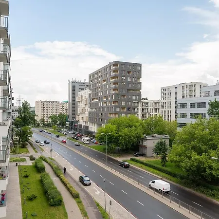 Airport Okecie Cybernetyki Apartman