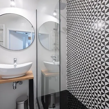 Airport Okecie Cybernetyki Varsó