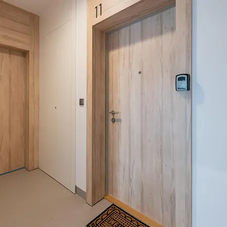 Airport Okecie Cybernetyki Apartment *