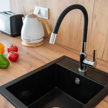 Airport Okecie Cybernetyki Warschau