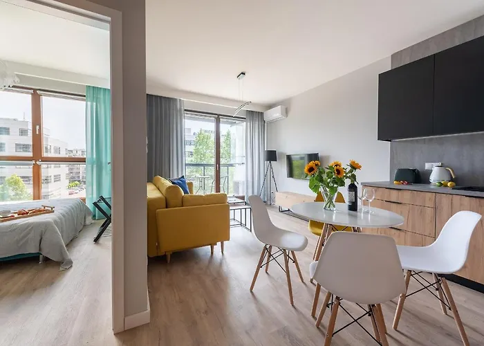 アパート Airport Okecie Cybernetyki