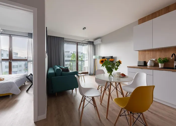 Airport Okecie Cybernetyki アパート ワルシャワ