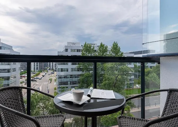 Airport Okecie Cybernetyki ワルシャワ