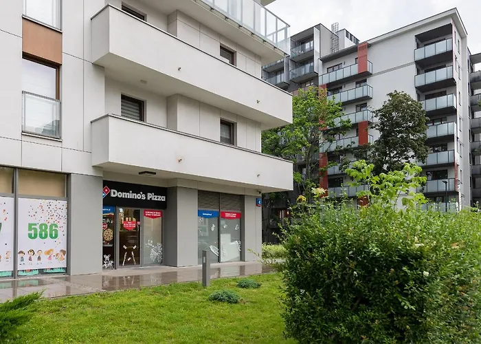 Airport Okecie Cybernetyki アパート *